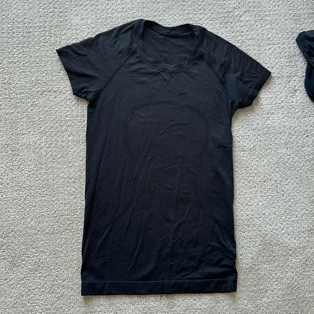 Lululemon swiftly tech short sleeve